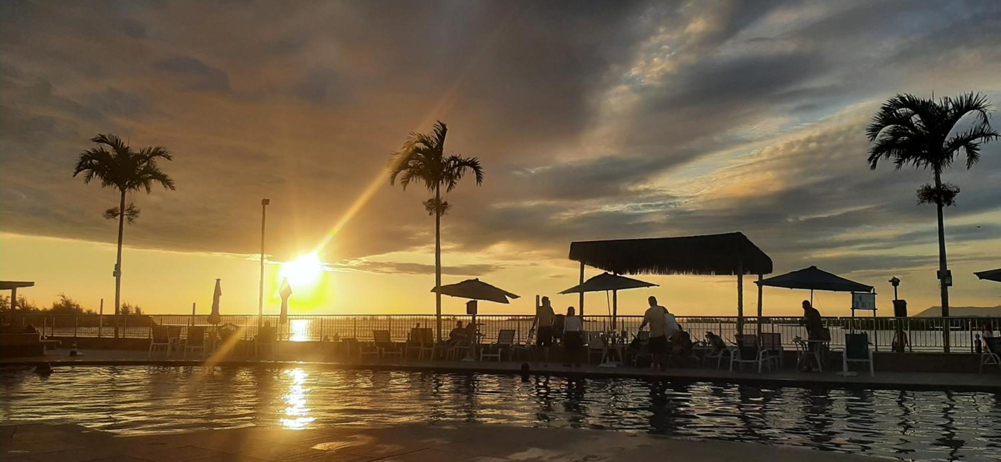 Golden Lake Resort - Apart Hotel - Арраял-ду-Кабу Екстер'єр фото